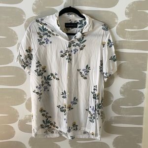 Floral short sleeve button up shirt